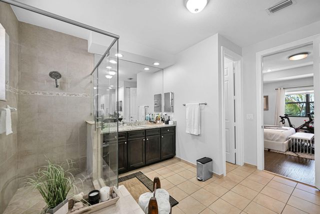 9860 NW 86th Terrace, Doral, FL 33178