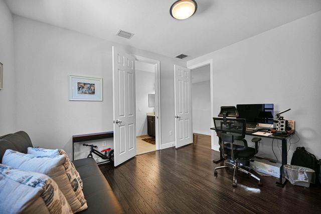9860 NW 86th Terrace, Doral, FL 33178