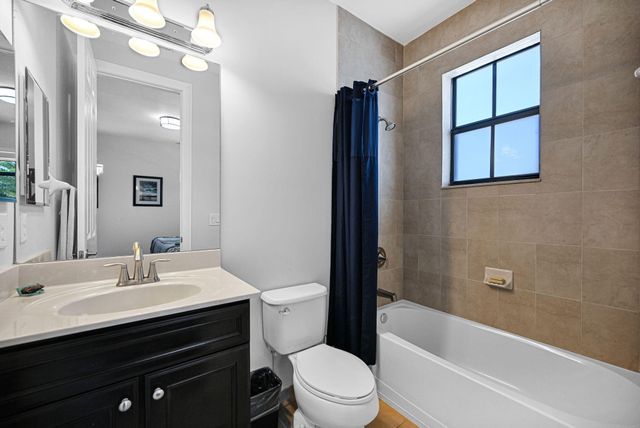 9860 NW 86th Terrace, Doral, FL 33178