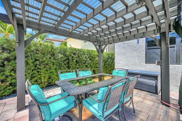 9860 NW 86th Terrace, Doral, FL 33178