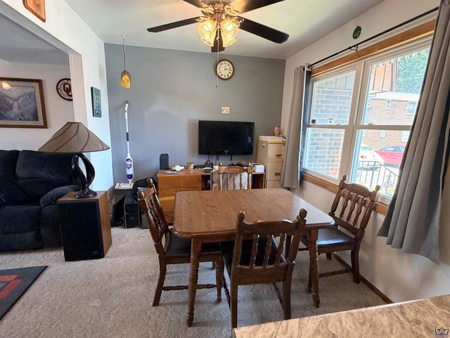 5466 SW 12th Ter Apt 1, Topeka, KS 66604