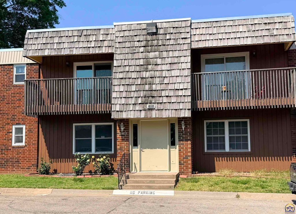 5466 SW 12th Ter Apt 1, Topeka, KS 66604