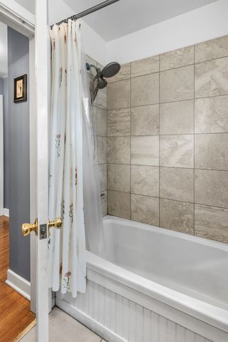 5721 N Northcott Avenue, Chicago, IL 60631