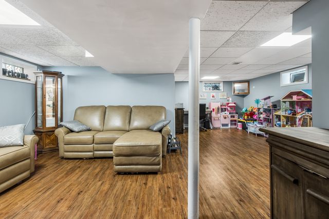 5721 N Northcott Avenue, Chicago, IL 60631