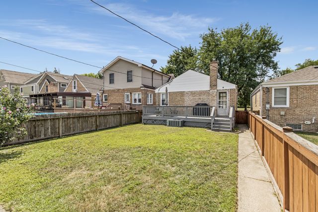 5721 N Northcott Avenue, Chicago, IL 60631
