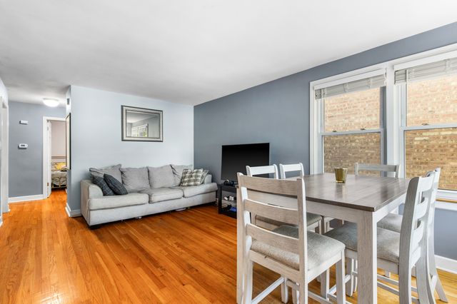 5721 N Northcott Avenue, Chicago, IL 60631