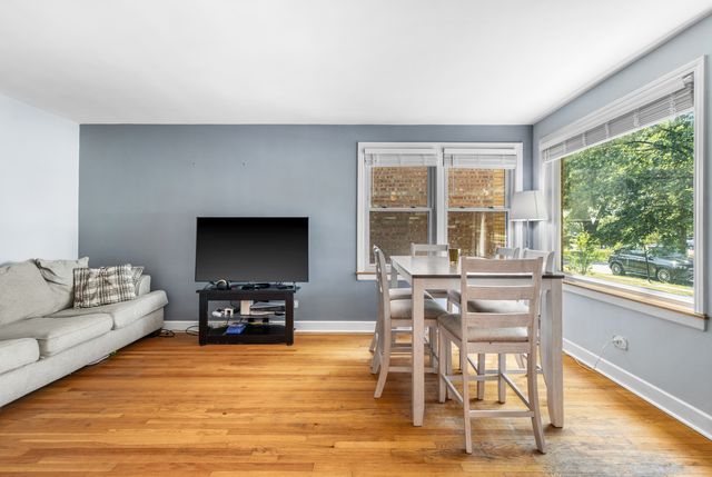 5721 N Northcott Avenue, Chicago, IL 60631