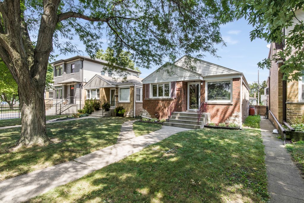 5721 N Northcott Avenue, Chicago, IL 60631