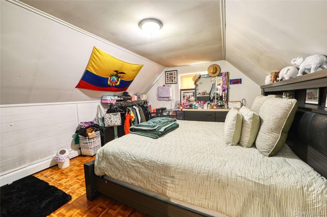 24 Normandy Drive, Holbrook, NY 11741