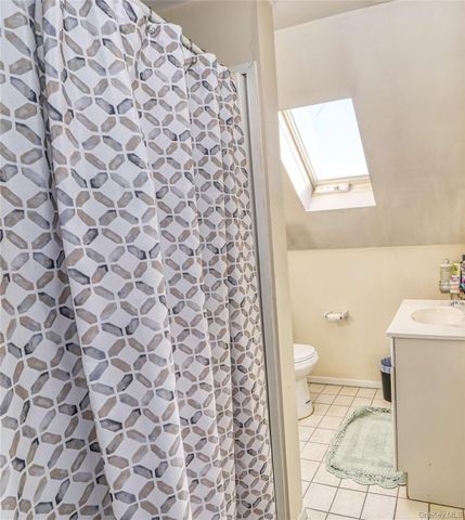 24 Normandy Drive, Holbrook, NY 11741