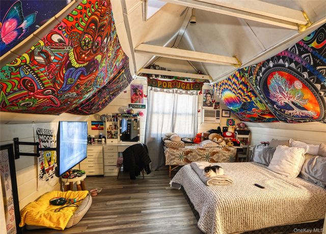 24 Normandy Drive, Holbrook, NY 11741