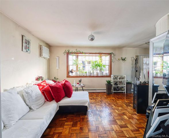 24 Normandy Drive, Holbrook, NY 11741