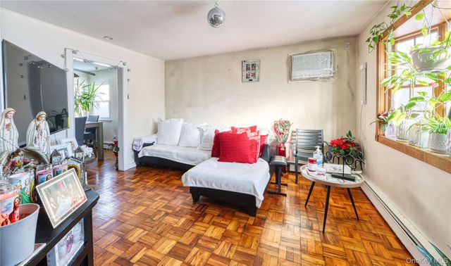 24 Normandy Drive, Holbrook, NY 11741