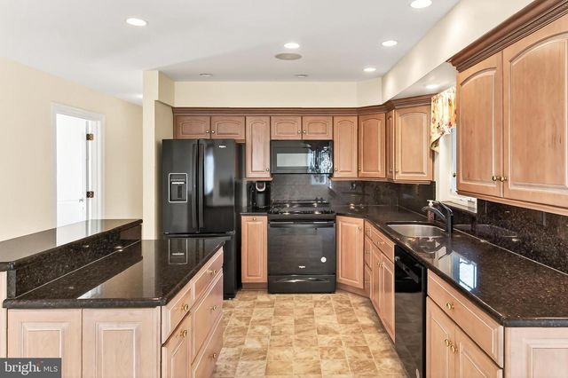 15470 MEHERRIN DR, Centreville, VA 20120