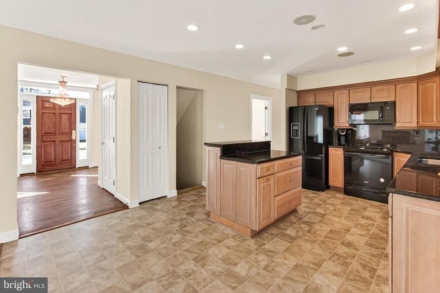 15470 MEHERRIN DR, Centreville, VA 20120