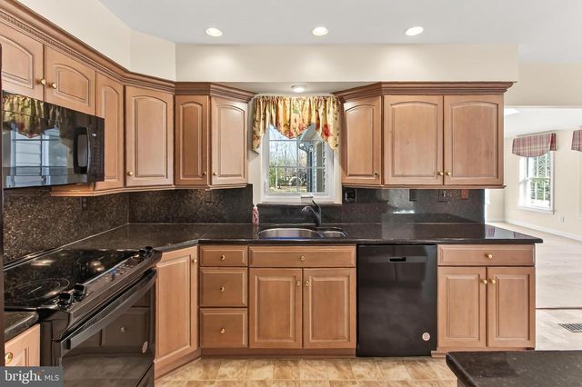 15470 MEHERRIN DR, Centreville, VA 20120