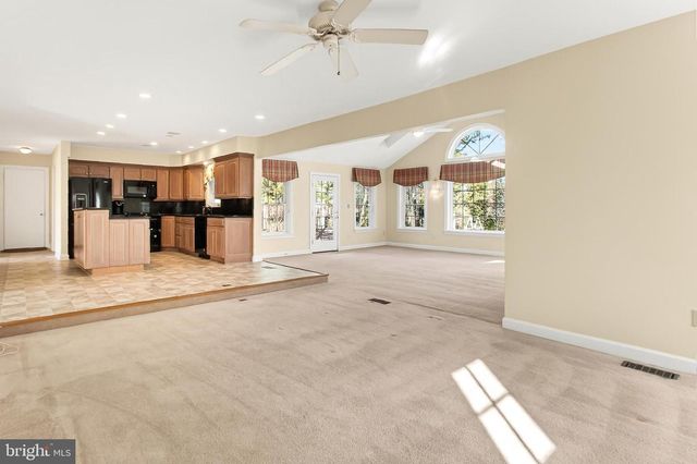 15470 MEHERRIN DR, Centreville, VA 20120