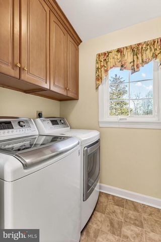 15470 MEHERRIN DR, Centreville, VA 20120