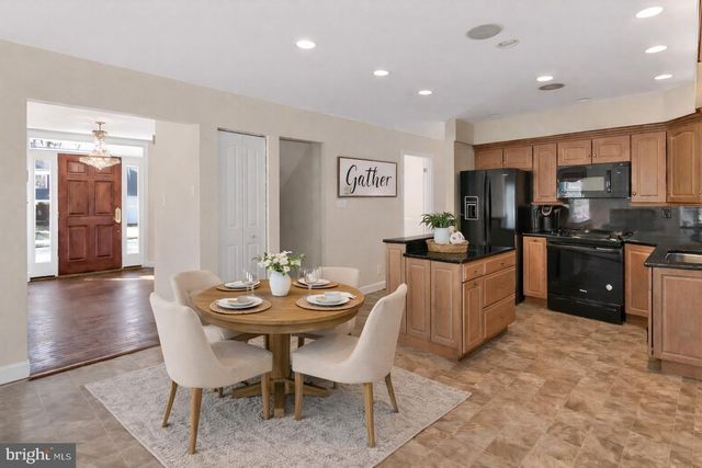 15470 MEHERRIN DR, Centreville, VA 20120