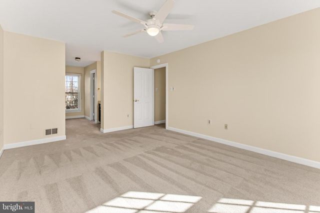 15470 MEHERRIN DR, Centreville, VA 20120