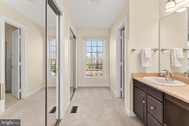 15470 MEHERRIN DR, Centreville, VA 20120