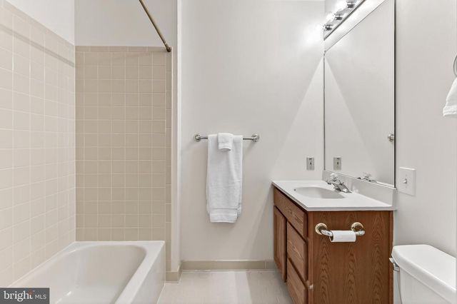 15470 MEHERRIN DR, Centreville, VA 20120