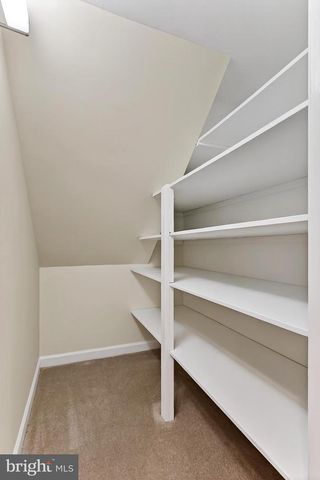 15470 MEHERRIN DR, Centreville, VA 20120