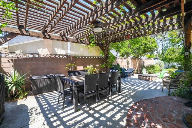 2914 Fallbrook Drive, Santa Ana, CA 92706