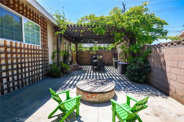 2914 Fallbrook Drive, Santa Ana, CA 92706