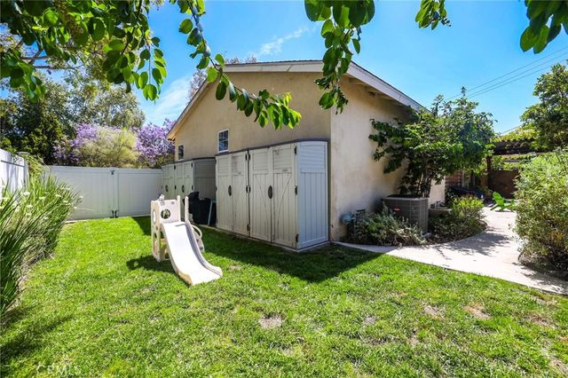 2914 Fallbrook Drive, Santa Ana, CA 92706