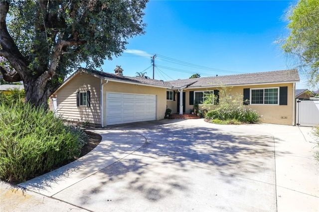 2914 Fallbrook Drive, Santa Ana, CA 92706