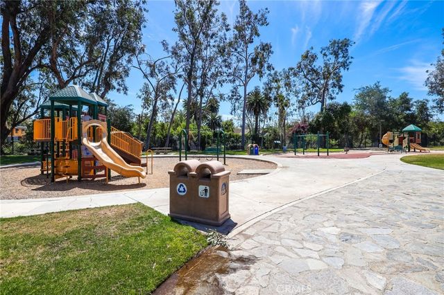 2914 Fallbrook Drive, Santa Ana, CA 92706