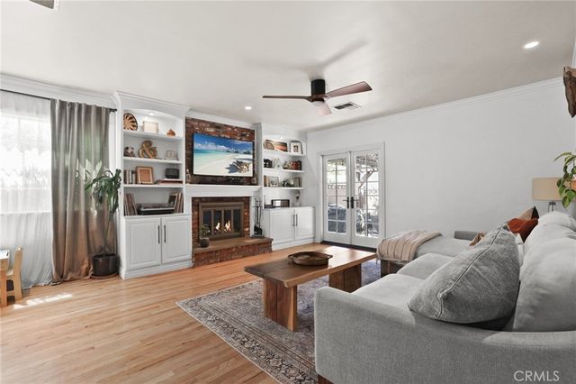 2914 Fallbrook Drive, Santa Ana, CA 92706