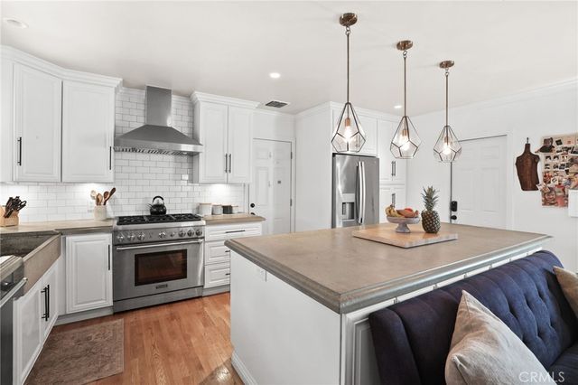 2914 Fallbrook Drive, Santa Ana, CA 92706