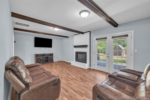 1331 S 76th East Avenue, Tulsa, OK 74112