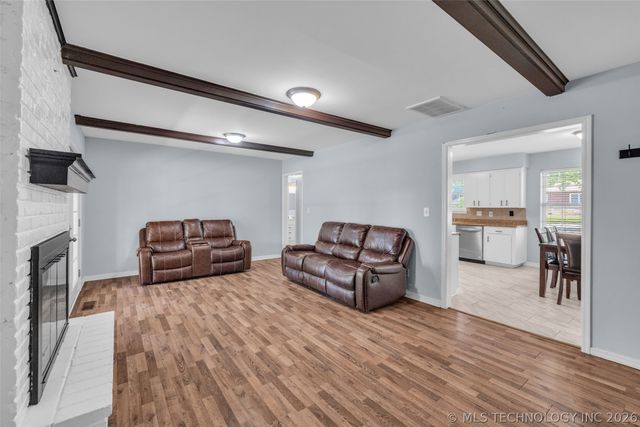 1331 S 76th East Avenue, Tulsa, OK 74112