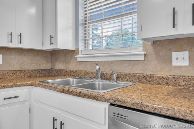 1331 S 76th East Avenue, Tulsa, OK 74112