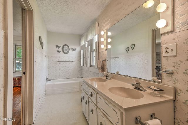 851 Adkins Lane, Erwin, TN 37650