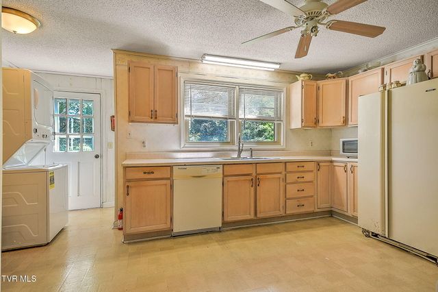 851 Adkins Lane, Erwin, TN 37650