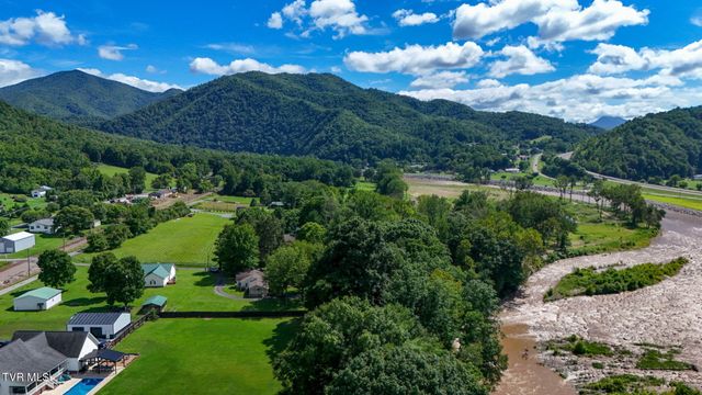 851 Adkins Lane, Erwin, TN 37650