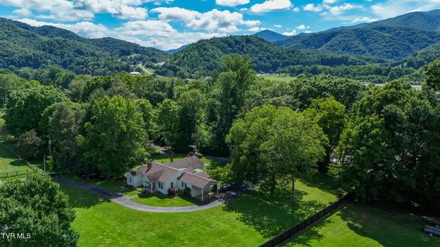 851 Adkins Lane, Erwin, TN 37650