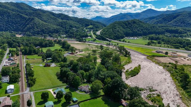 851 Adkins Lane, Erwin, TN 37650