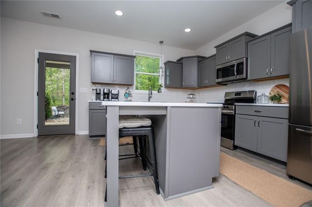 405 Adler Point, Carrollton, GA 30117