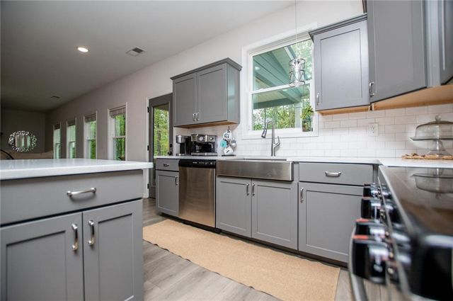 405 Adler Point, Carrollton, GA 30117