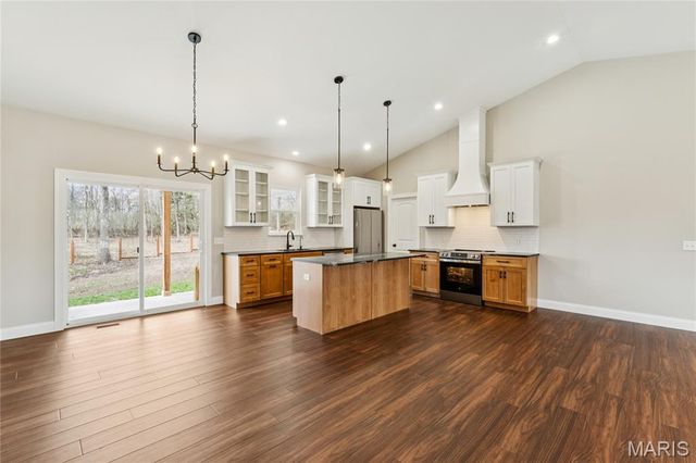 619 North Ethlyn Road, Winfield, MO 63389