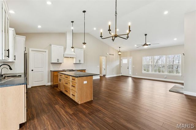 619 North Ethlyn Road, Winfield, MO 63389