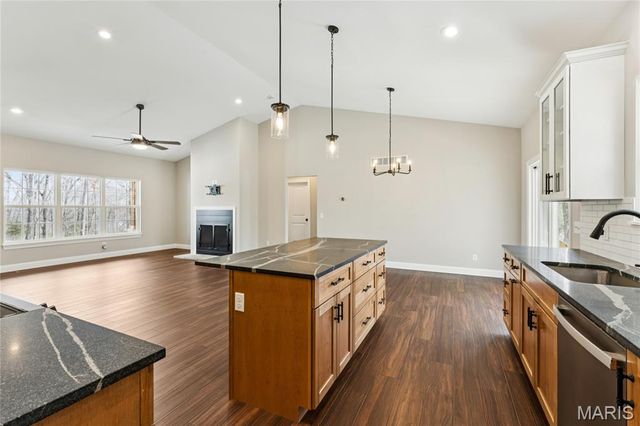 619 North Ethlyn Road, Winfield, MO 63389