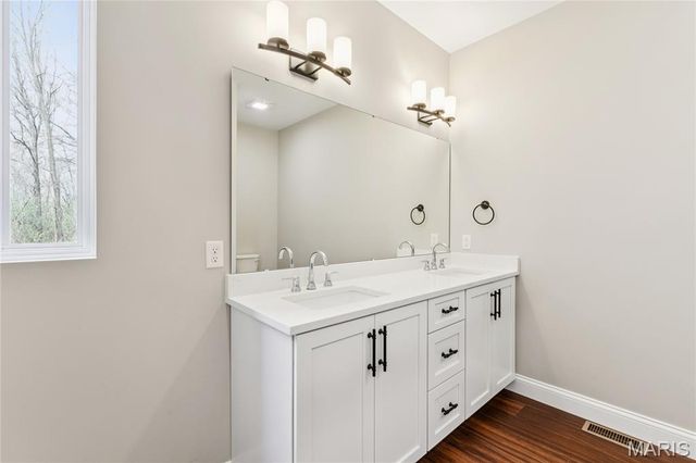 619 North Ethlyn Road, Winfield, MO 63389