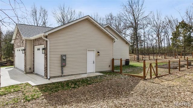 619 North Ethlyn Road, Winfield, MO 63389