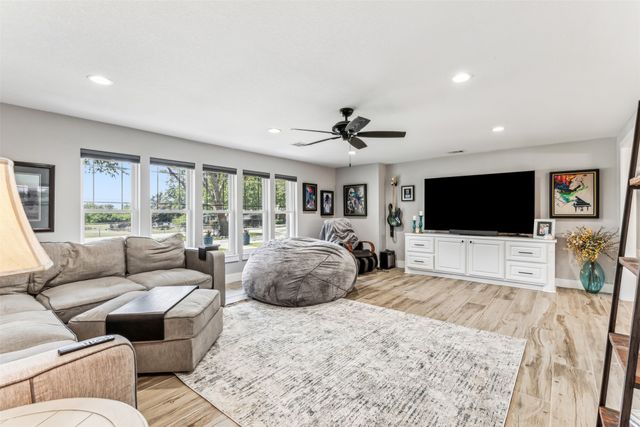 304 W Links Drive, Godley, TX 76044